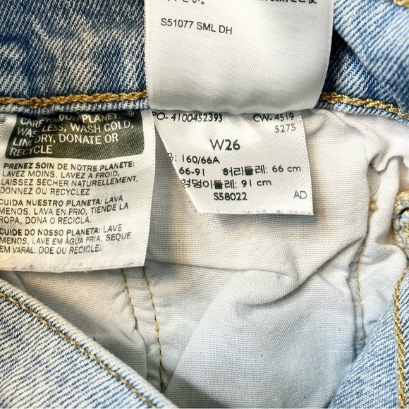 Levi's 501 High Rise Jean Shorts in Tango Light Wash size 26 - Picture 5 of 7